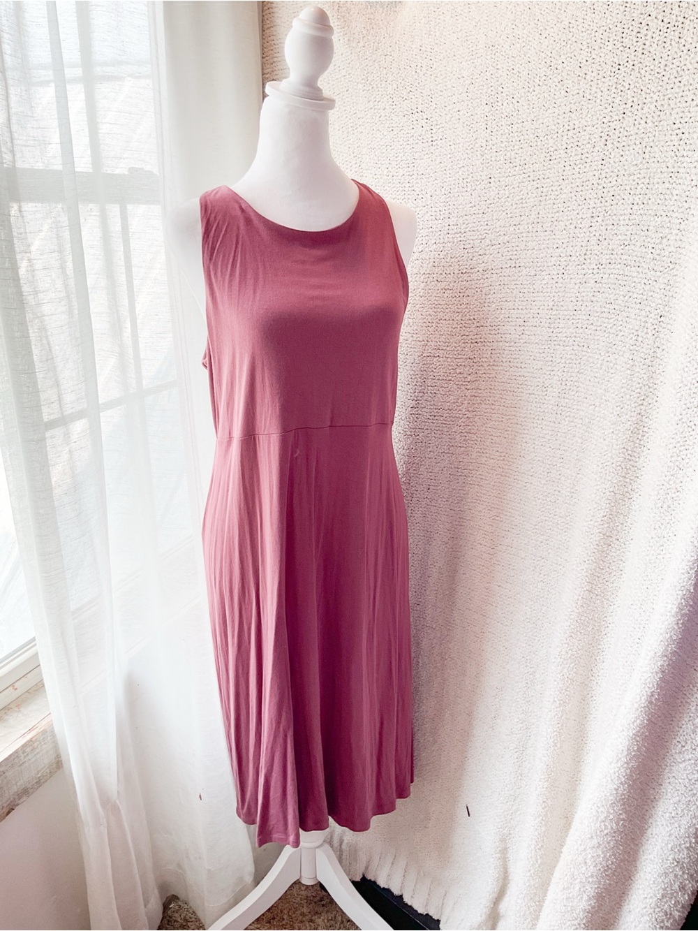 Athleta Sleeveless Mauve Midi Dress